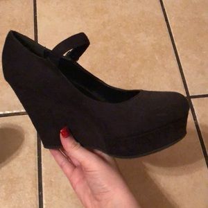 Black wedges. Size 8/9.